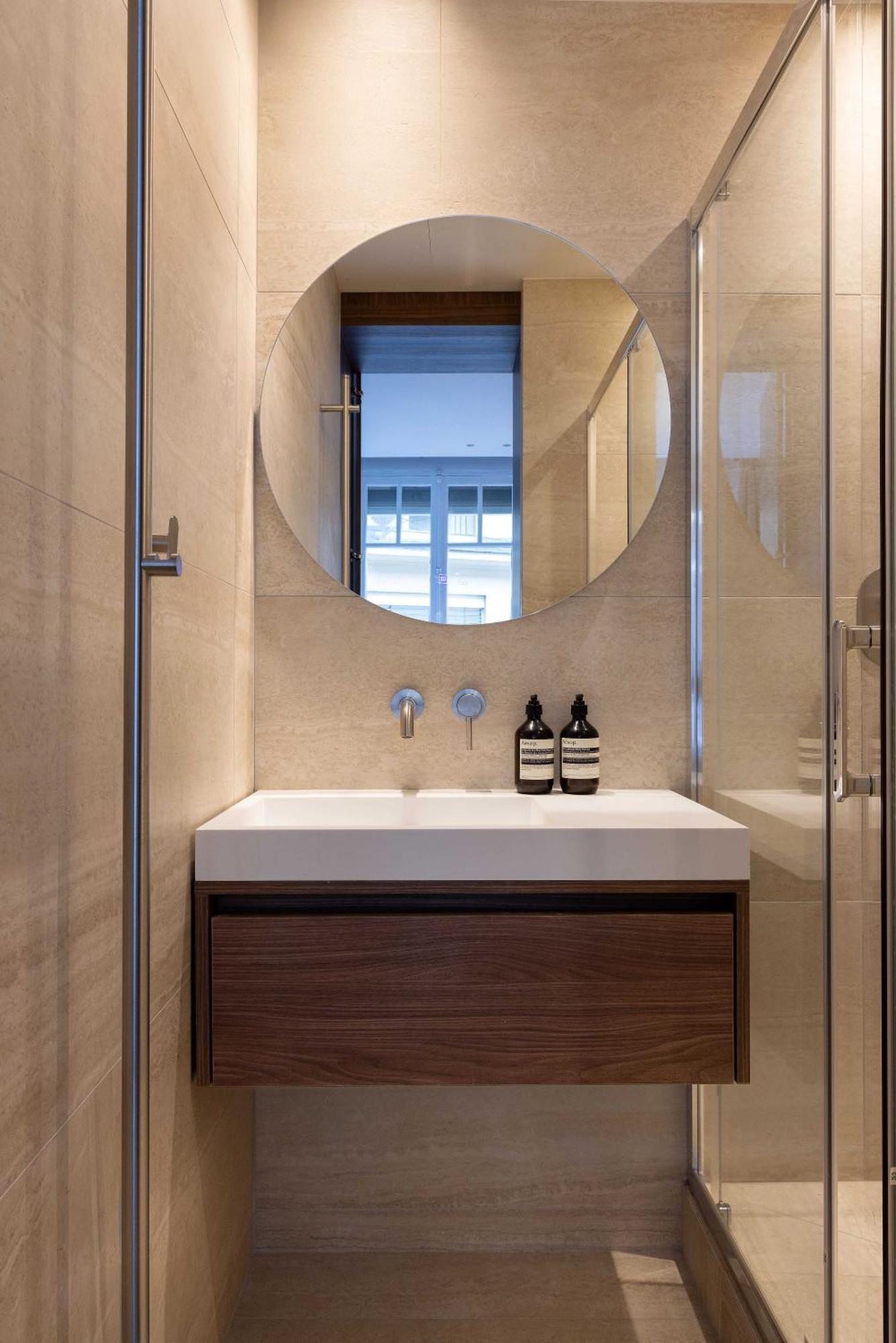 Elegant - Ac- 2br-6p- Madeleine Apartment *